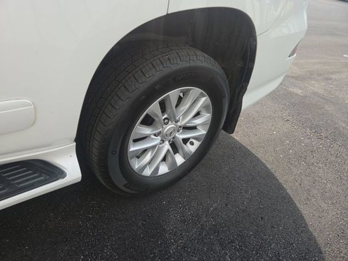 Used 2019 Lexus GX 460 Premium AWD/4WD image 18