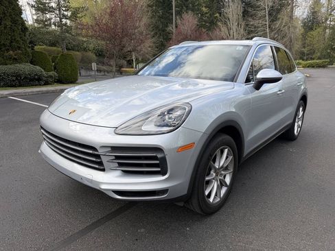 Used 2019 Porsche Cayenne S w/ Premium Package AWD/4WD image 1