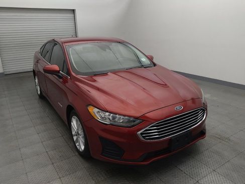 Used 2019 Ford Fusion SE image 13