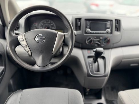 Used 2018 Nissan NV200 S FWD image 5