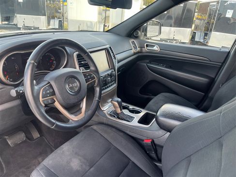 Used 2016 Jeep Grand Cherokee Laredo w/ Quick Order Package 23E image 9