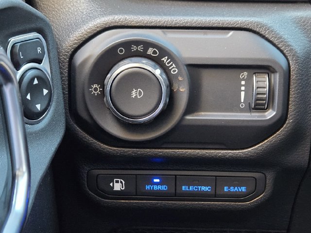 Used 2023 Jeep Wrangler Unlimited Rubicon 4xe AWD/4WD image 25