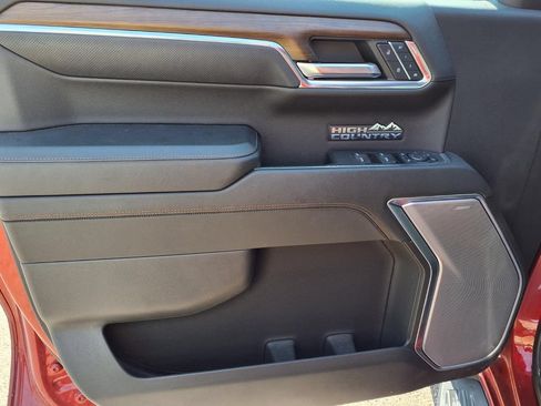 Used 2024 Chevrolet Silverado 1500 High Country w/ High Country Premium Package AWD/4WD image 19