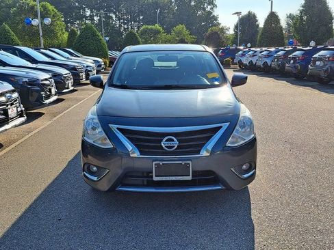 Used 2016 Nissan Versa SV w/ Fog Lights Package FWD image 3