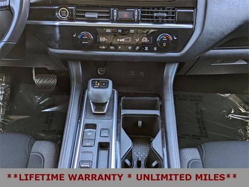 Used 2023 Nissan Pathfinder SV w/ Black Appearance Package image 19