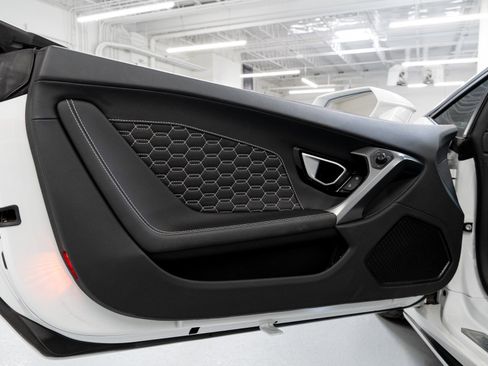 Used 2017 Lamborghini Huracan LP 580-2 image 11