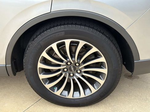 Certified 2022 Lincoln Aviator Reserve w/ Elements Package Plus RWD image 5