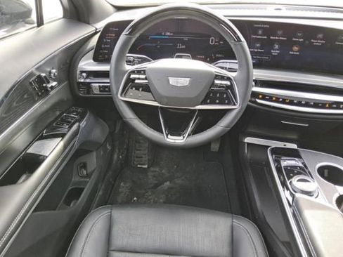 Used 2024 Cadillac Lyriq Sport image 4