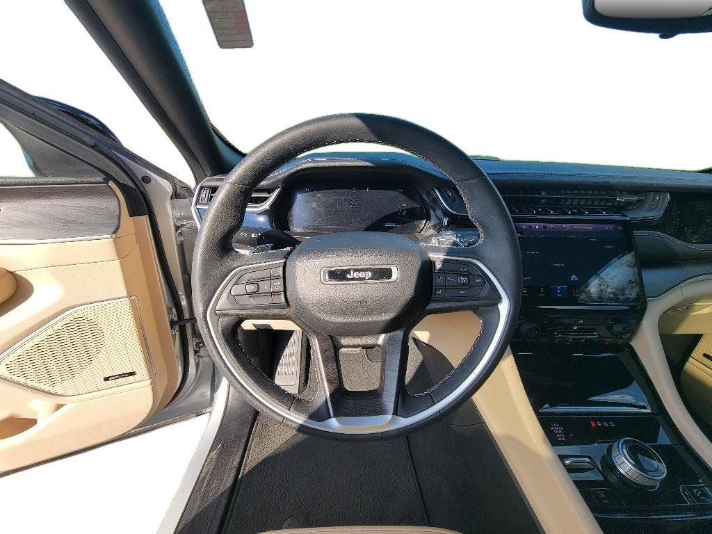 Used 2023 Jeep Grand Cherokee 4WD 4xe image 14