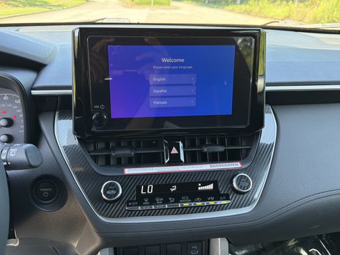 Used 2024 Toyota Corolla Cross AWD Hybrid w/ Moonroof Package image 29