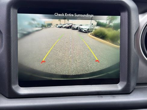 Used 2021 Jeep Wrangler Unlimited Sport AWD/4WD image 25