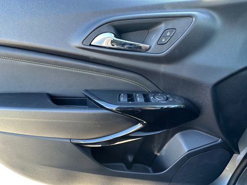 New 2026 Chevrolet Trax LT w/ Sunroof Package image 11