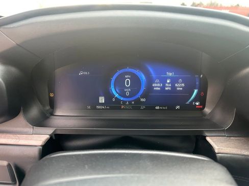 Used 2024 Ford Explorer Platinum w/ Technology Package image 15