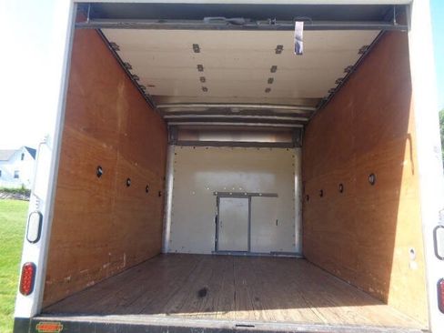Used 2014 Chevrolet Express 3500 RWD image 5
