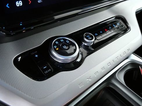 Certified 2025 Ford Expedition Active image 21