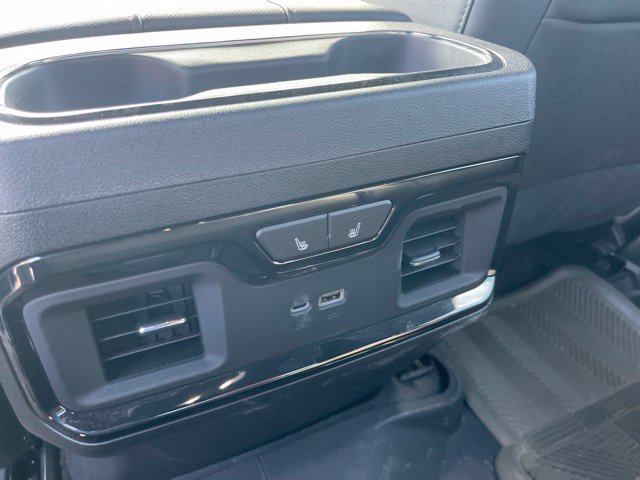 Used 2024 GMC Sierra 2500 AT4 w/ Technology Package AWD/4WD image 9