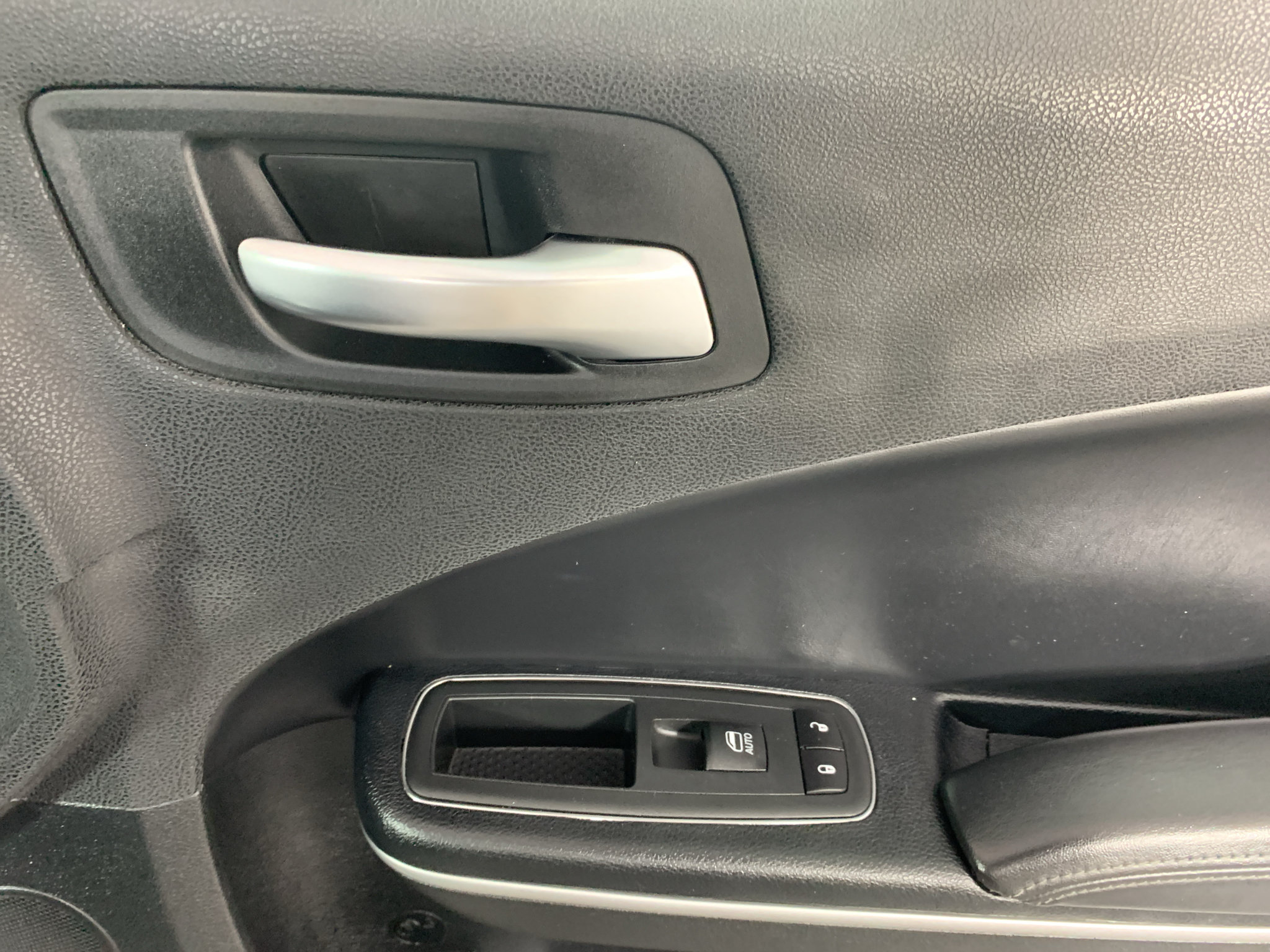 Used 2020 Dodge Charger SXT w/ Leather Interior Group RWD image 36