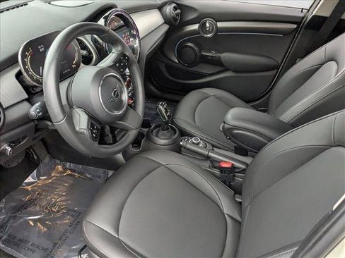 Certified 2023 MINI Cooper 4-Door Hardtop image 10