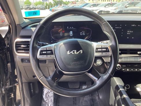 Used 2023 Kia Telluride LX AWD/4WD image 16