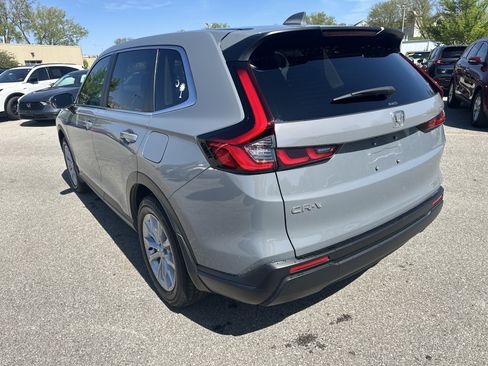 Used 2025 Honda CR-V EX image 5
