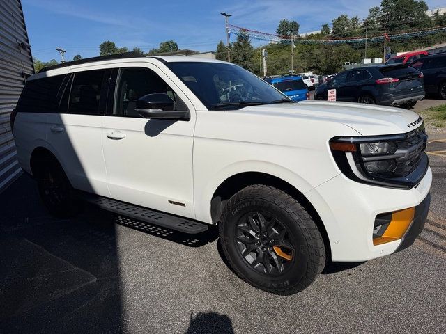 Used 2025 Ford Expedition Tremor AWD/4WD image 11
