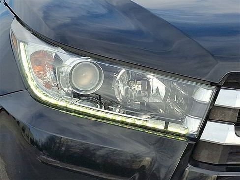 Used 2019 Toyota Highlander Limited image 13