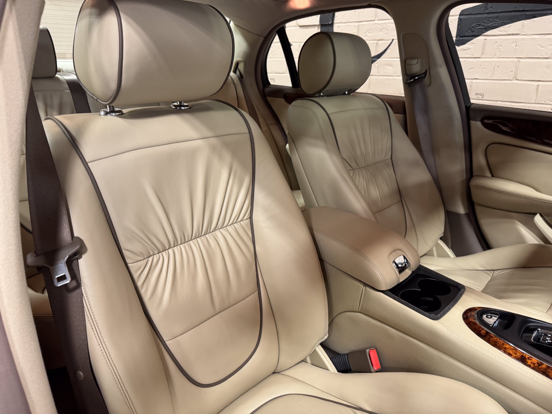 Used 2007 Jaguar XJ8 RWD image 46