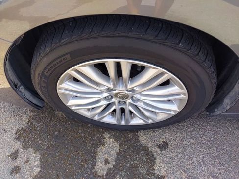 Used 2014 Lexus ES 350 w/ Luxury Package FWD image 11