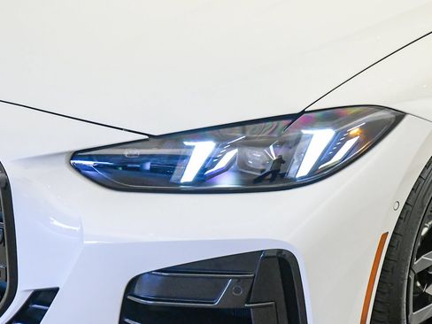 Used 2025 BMW M440i Coupe w/ Premium Package RWD image 10