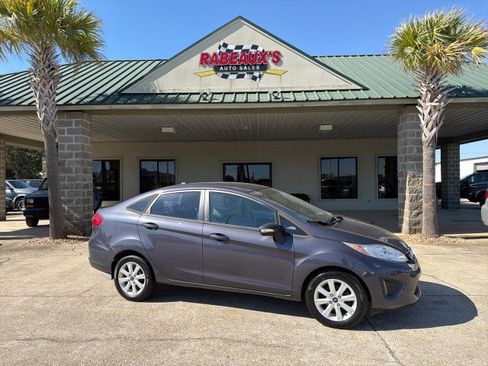 Used 2013 Ford Fiesta SE image 1
