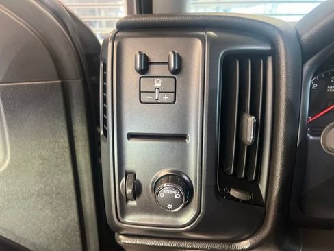 Used 2018 Chevrolet Silverado 1500 Custom w/ Custom Value Package AWD/4WD image 11