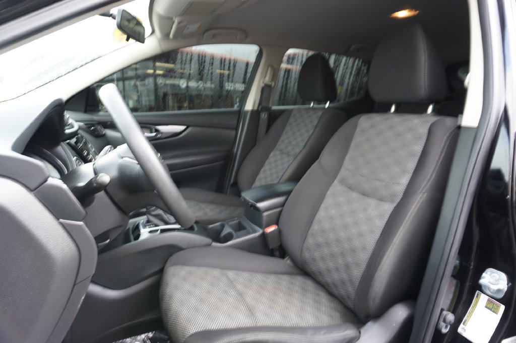 Used 2017 Nissan Rogue Sport SV AWD/4WD image 21