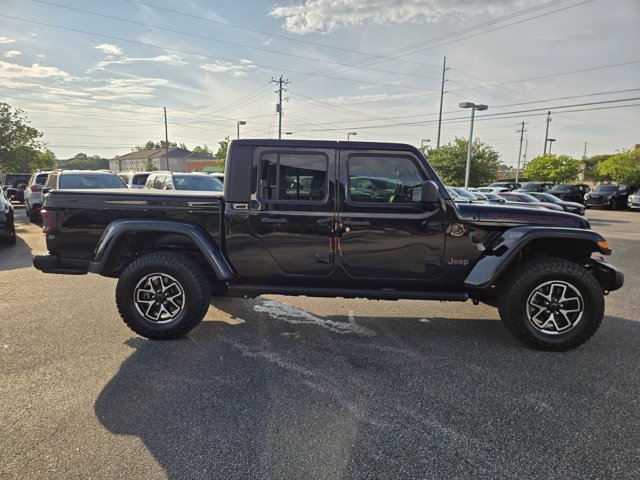 Used 2024 Jeep Gladiator Rubicon w/ Technology Group AWD/4WD image 6