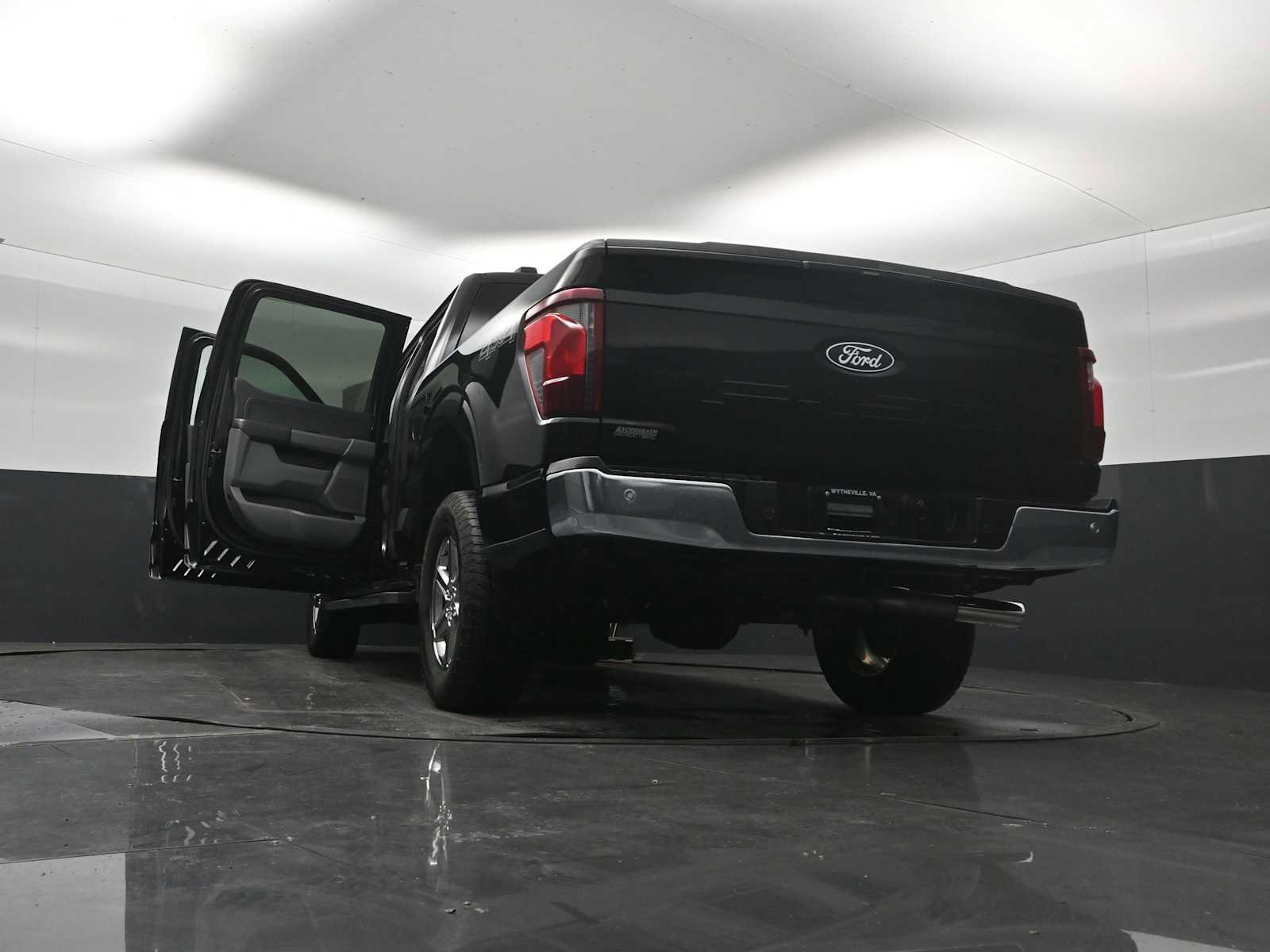 Used 2025 Ford F150 XLT w/ Equipment Group 301A Standard AWD/4WD image 31