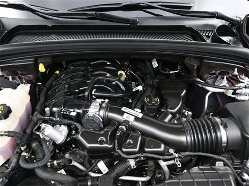 Used 2024 Jeep Grand Cherokee Limited w/ Luxury Tech Group II image 33