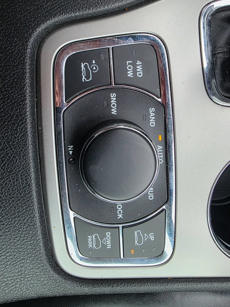 Used 2018 Jeep Grand Cherokee Trailhawk AWD/4WD image 17