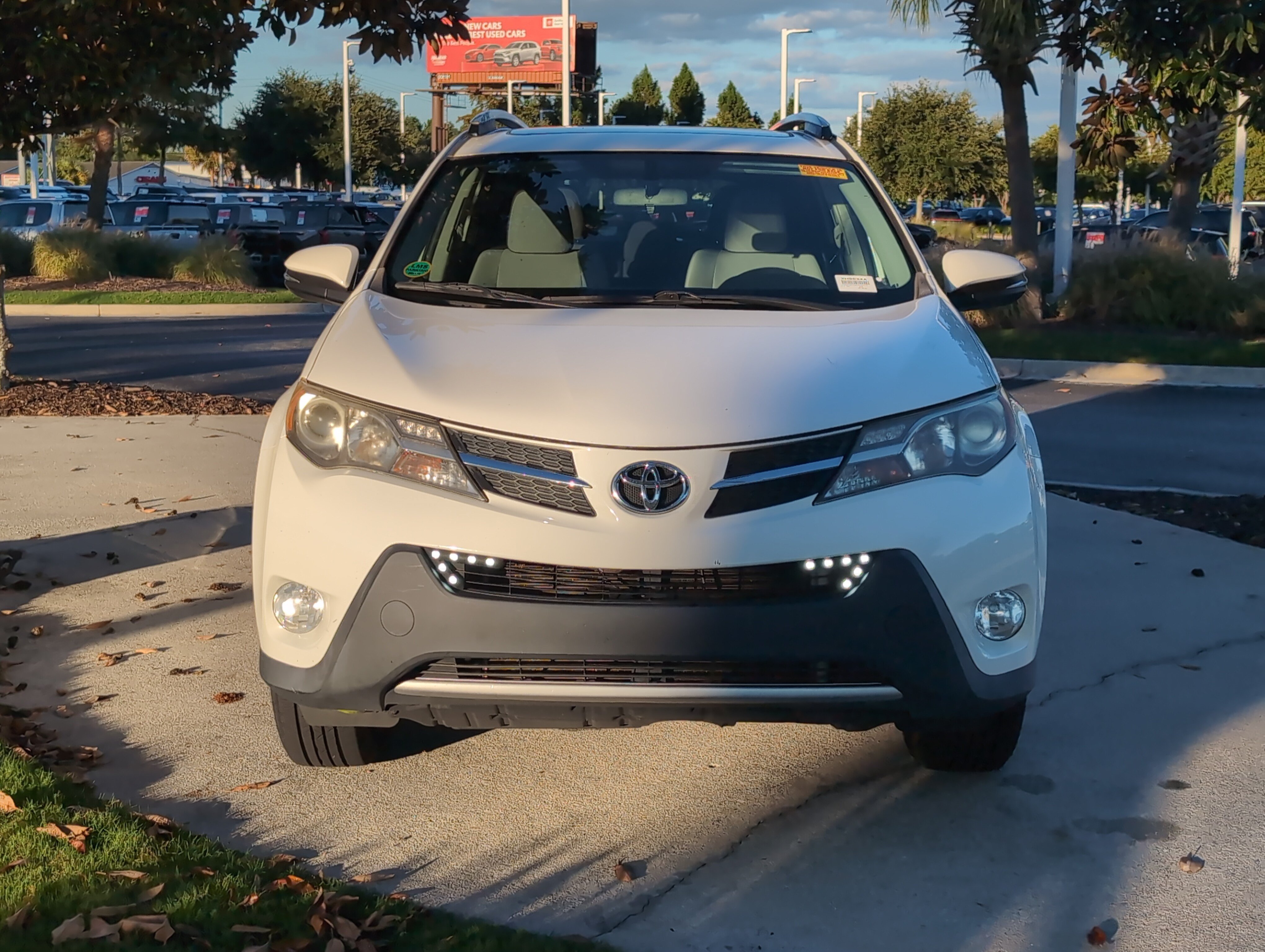 Used 2014 Toyota RAV4 XLE FWD image 3
