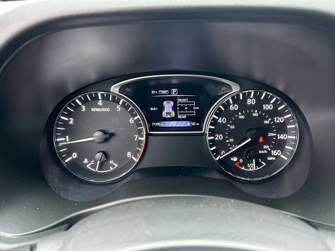 Used 2017 Nissan Pathfinder Platinum image 9