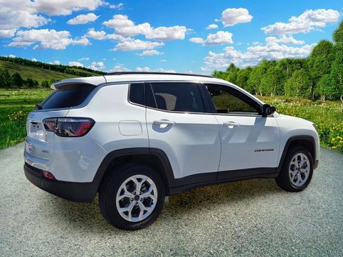 Used 2022 Jeep Compass Limited AWD/4WD image 6