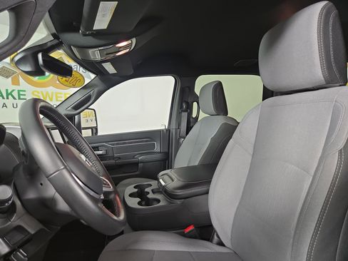 Used 2024 RAM 2500 Big Horn w/ Bed Utility Group image 11