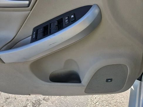 Used 2012 Toyota Prius Four w/ Deluxe Solar Roof Pkg image 28