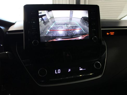Used 2020 Toyota Corolla LE FWD image 15