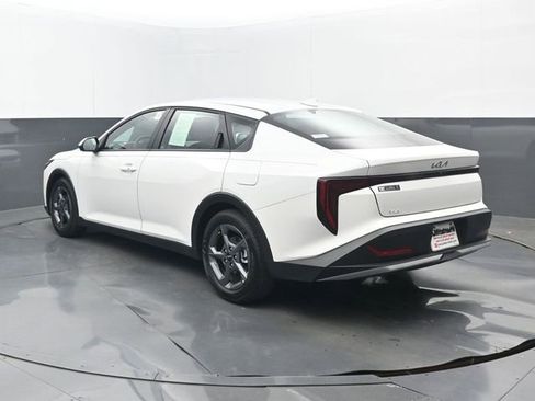 Used 2025 Kia K4 FWD image 3