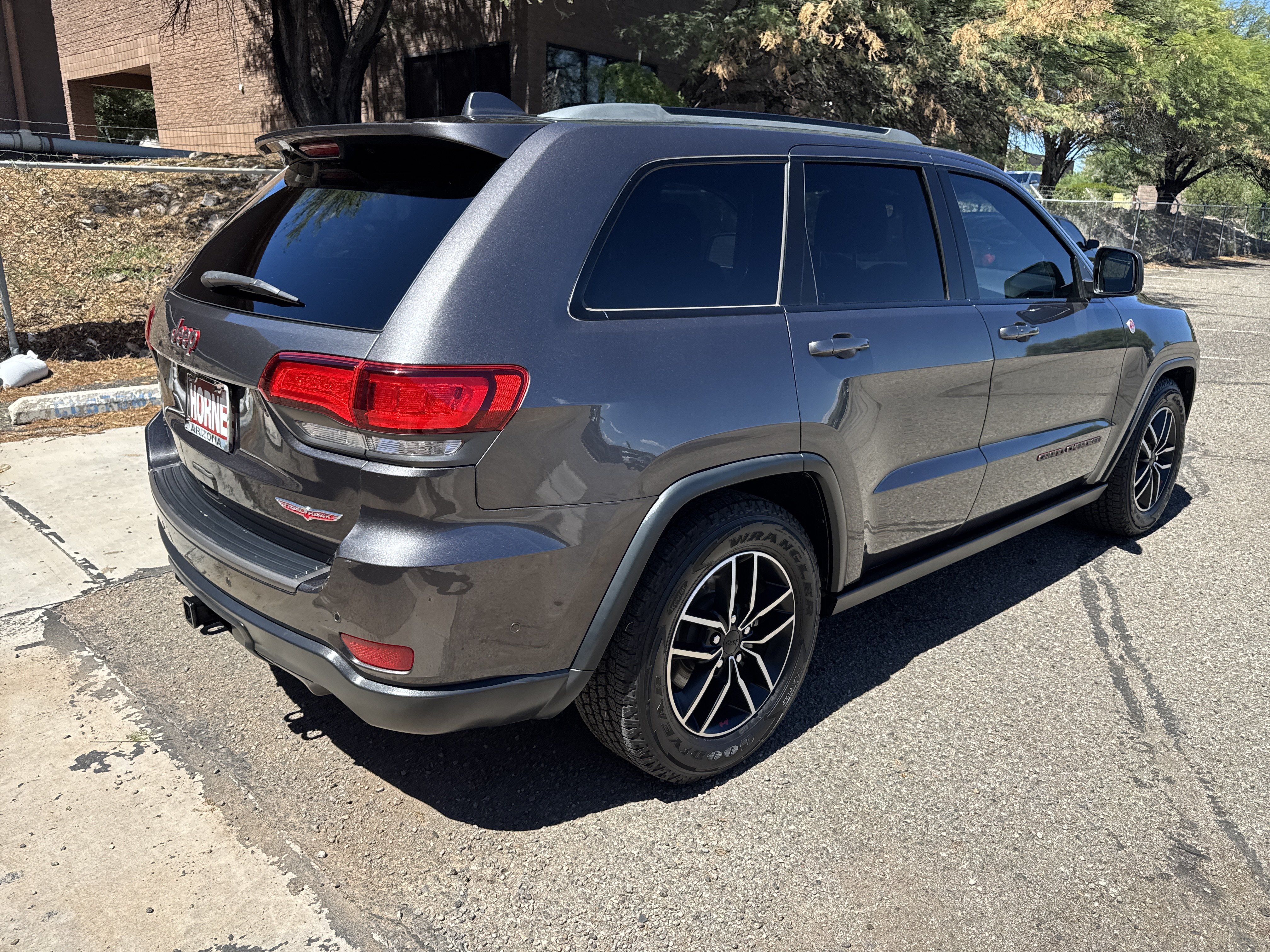 Used 2020 Jeep Grand Cherokee Trailhawk w/ Premium Lighting Group AWD/4WD image 7