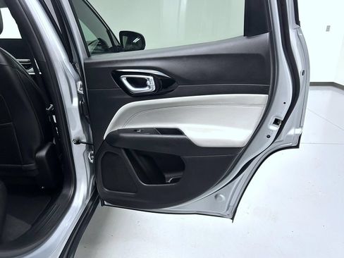 Used 2025 Jeep Compass Limited AWD/4WD image 17