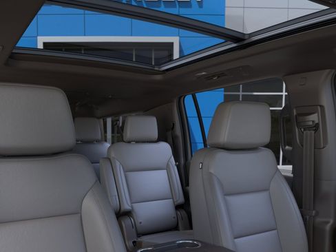 New 2026 Chevrolet Suburban Z71 image 25