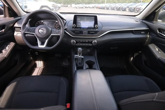 Certified 2025 Nissan Altima 2.5 SV FWD image 21