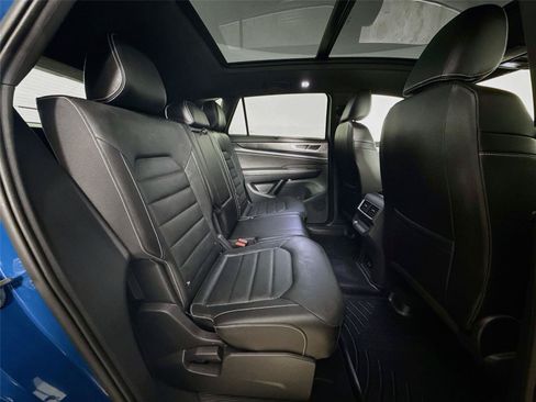 Used 2025 Volkswagen Atlas Cross Sport SEL AWD/4WD image 29