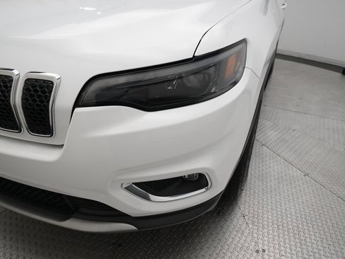 Used 2020 Jeep Cherokee Limited image 23