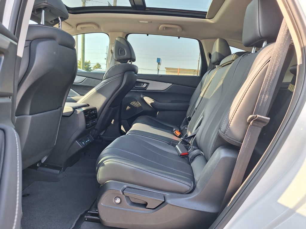 Certified 2024 Acura MDX w/ Technology Package FWD image 10
